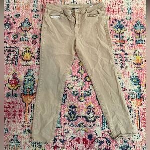 American Eagle Outfitters Khaki Jeggings - 18 🥥
